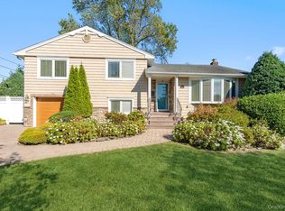 1 Jerome Dr, Farmingdale, NY 11735