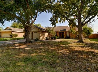 1216 Eastfield Dr, Mansfield, TX 76063