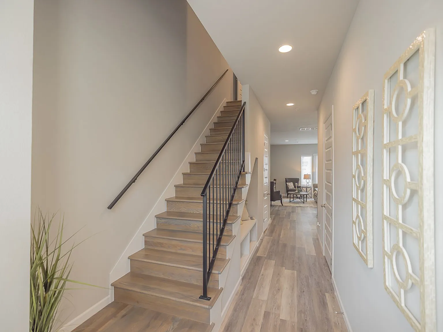 Oak Hill Townhomes: Now Offering First Month FREE! — Photo 2