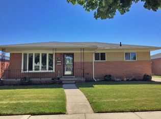 1987 Churchill Ave, Trenton, MI 48183