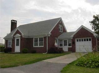 16 Egan Rd, Cranston, RI 02910