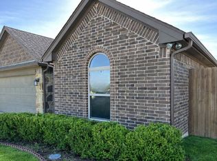 110 Hummingbird Ln, Weatherford, TX 76088