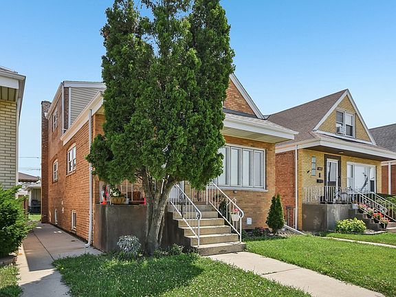 3rd image of 5011 S Kilbourn Ave