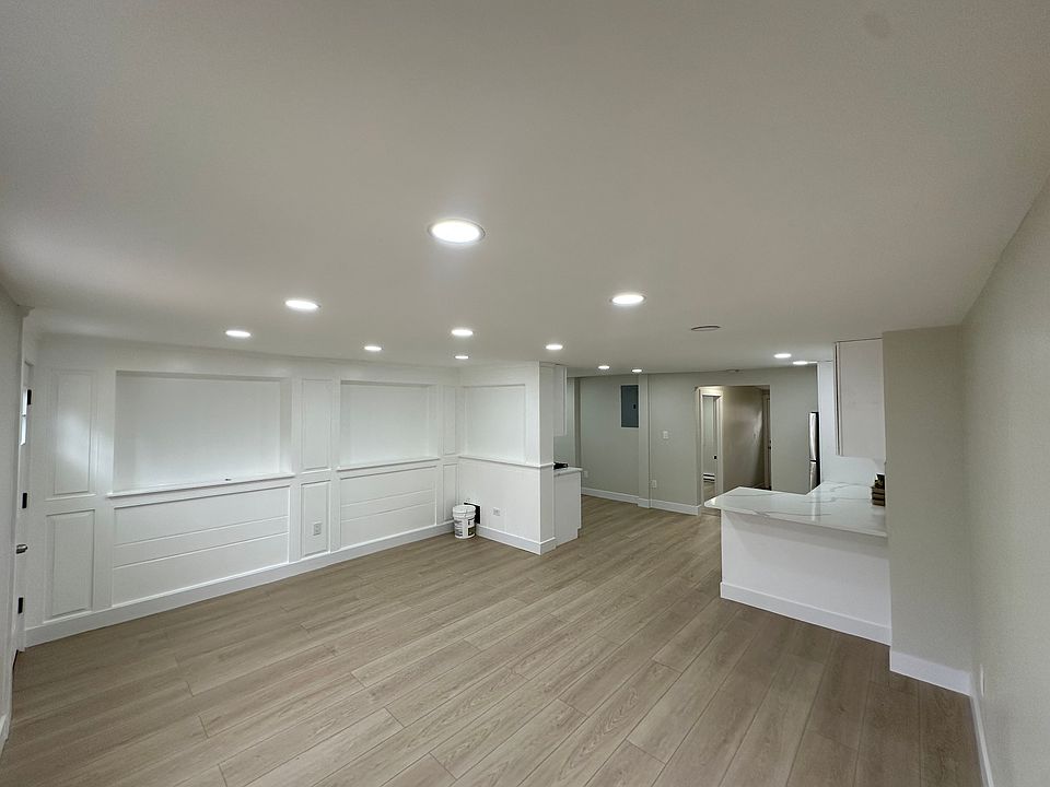 1st image of 49 Dodgingtown Rd Unit B