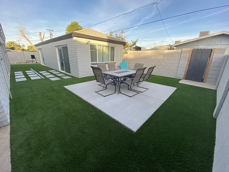 2136 W Village Dr — Photo 56