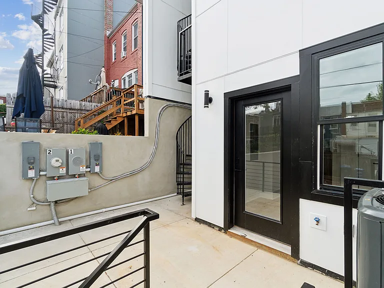163 U St NE #1 — Photo 31