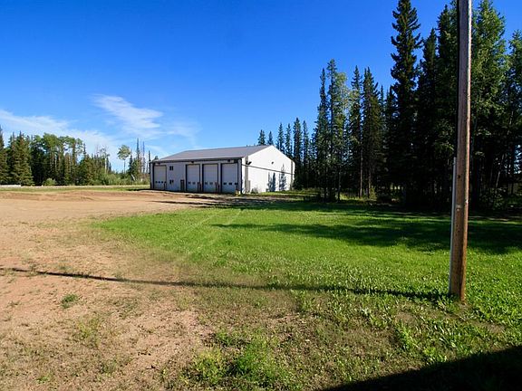 5th image of 953 Bear Paw Cres