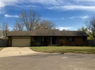 324 Countryside Ct S, Andover, KS 67002