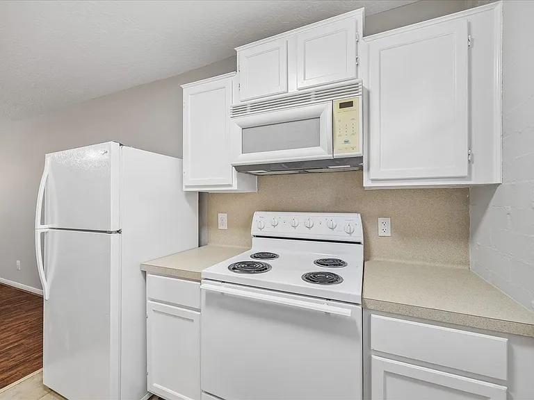 802 Stanford — Photo 19