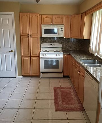 3rd image of 8908 S Moody Ave