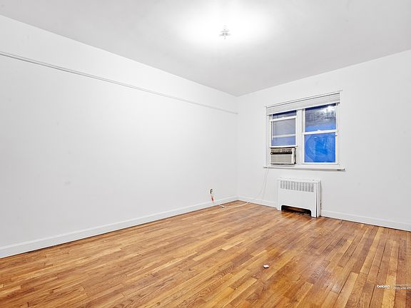 5th image of 3828A Barnes Ave #A