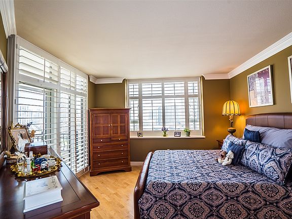 5th image of 700 W Harbor Dr Unit 1502