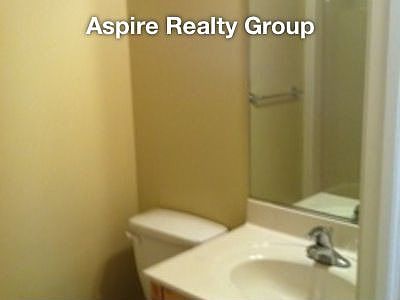 1st image of 953 W 51st St #3