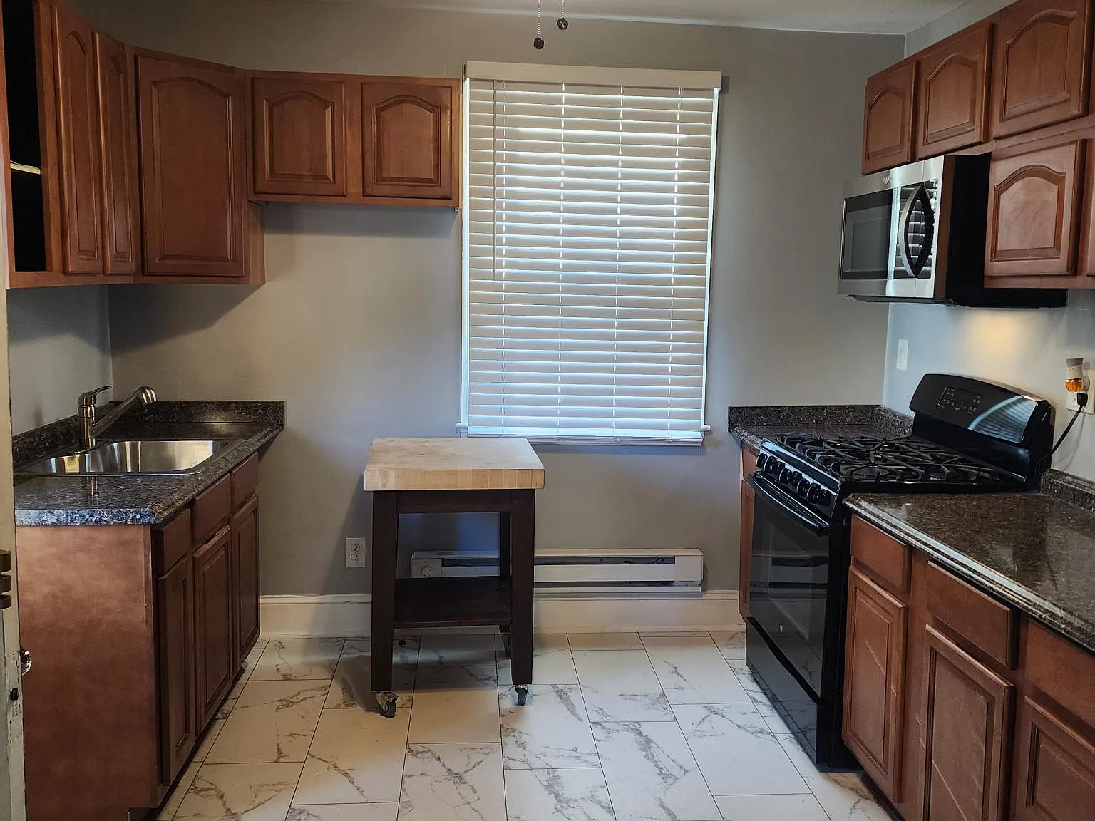 1 bed, 750 sqft, $1,500 — Photo 3