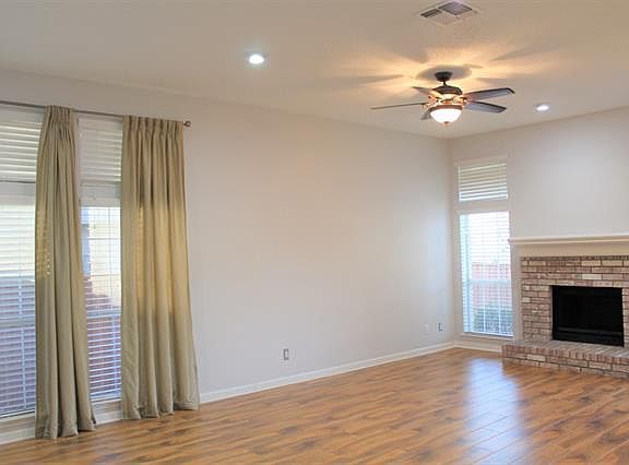 5th image of 1802 Frosted Hill Dr