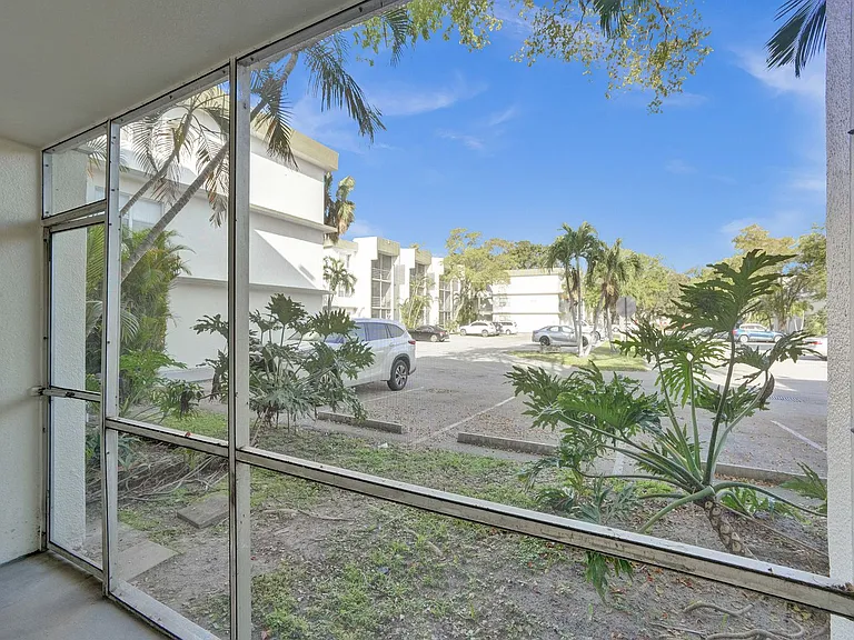 4205 N University Dr #108 — Photo 32