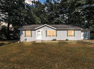 10 Oak Grove Rd, Springfield, MI 49037