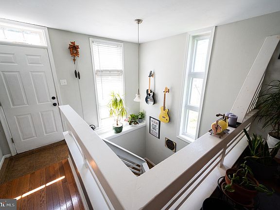 2nd image of 231 Somerset St