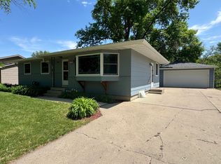 1711 S Lloyd St, Aberdeen, SD 57401