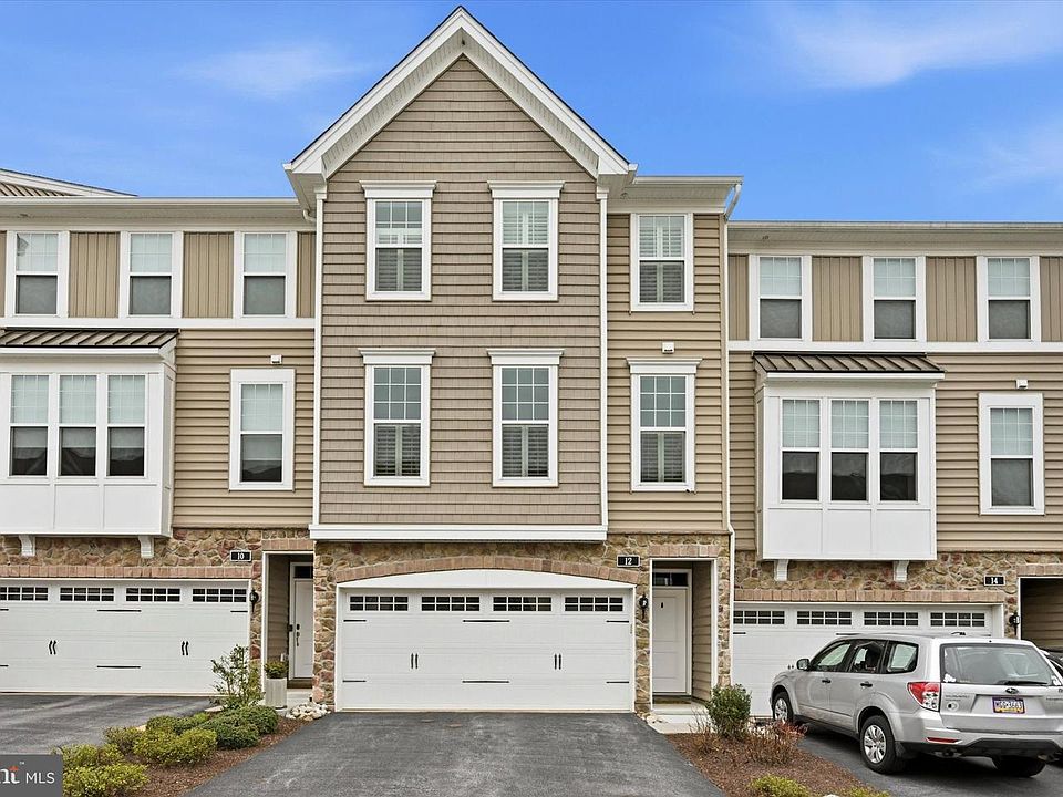 1st image of 12 Lila Ln