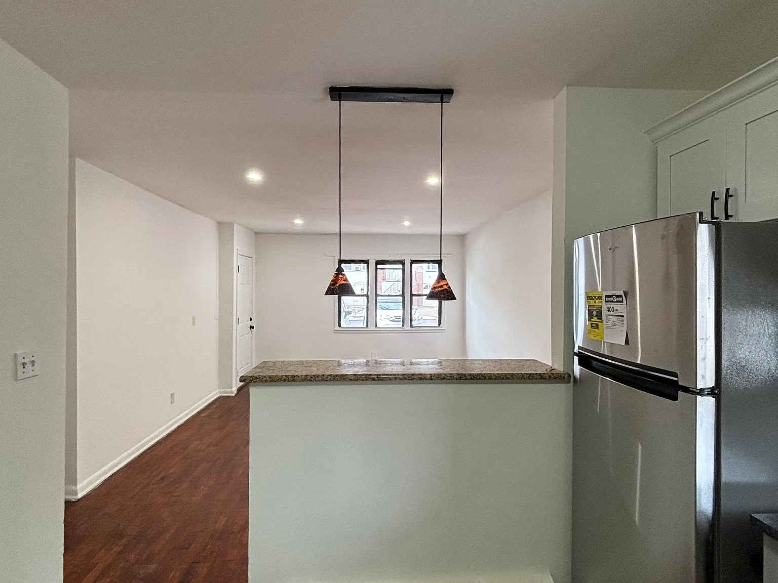 2 bed, 1800 sqft, $1,875 — Photo 2