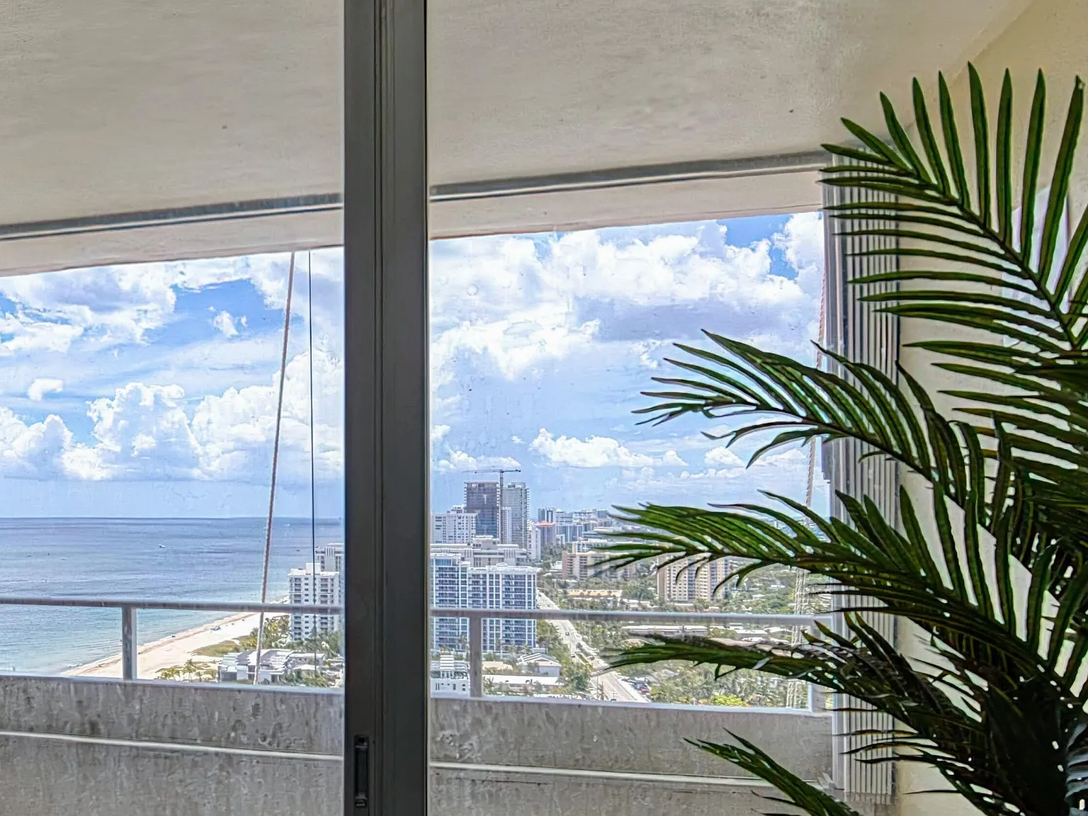 1 bed, 1.0 bath, 721 sqft, $2,200 — Photo 1