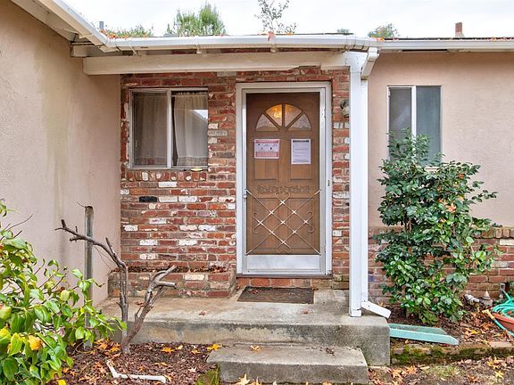 3rd image of 1270 Oak Ct #7