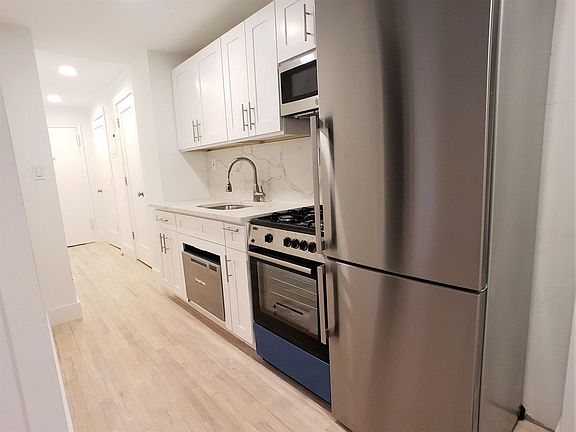 2nd image of 111 S Oxford St #2G