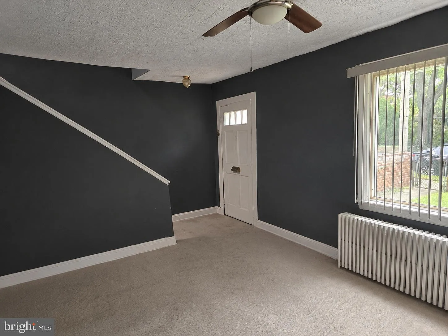 3 bed, 1292 sqft, $2,400 — Photo 3