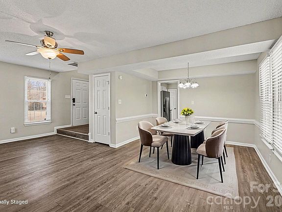 3rd image of 5932 Scots Bluff Dr
