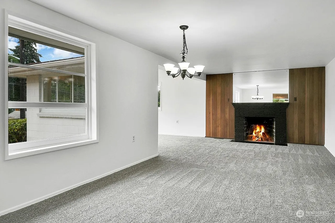 3 bed, 2900 sqft, $3,275 — Photo 1