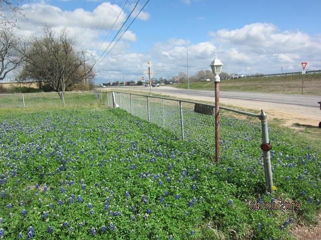 2nd image of 1814 N Access Rd