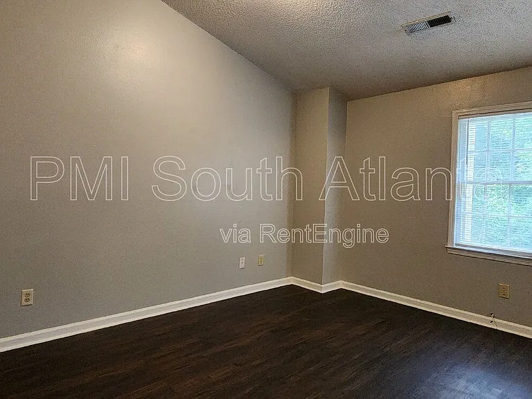 1681 Winchester Way SE — Photo 22