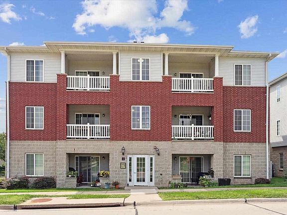 2nd image of 4375 York Pl