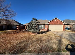 329 Bright Angel Trl, Edmond, OK 73003