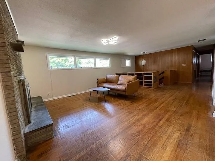 275 Fellows Ave — Photo 9