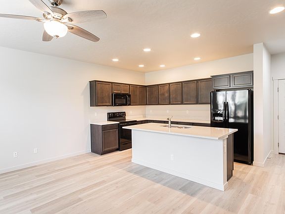 5th image of 1388 S Goldking Way #5865740f2