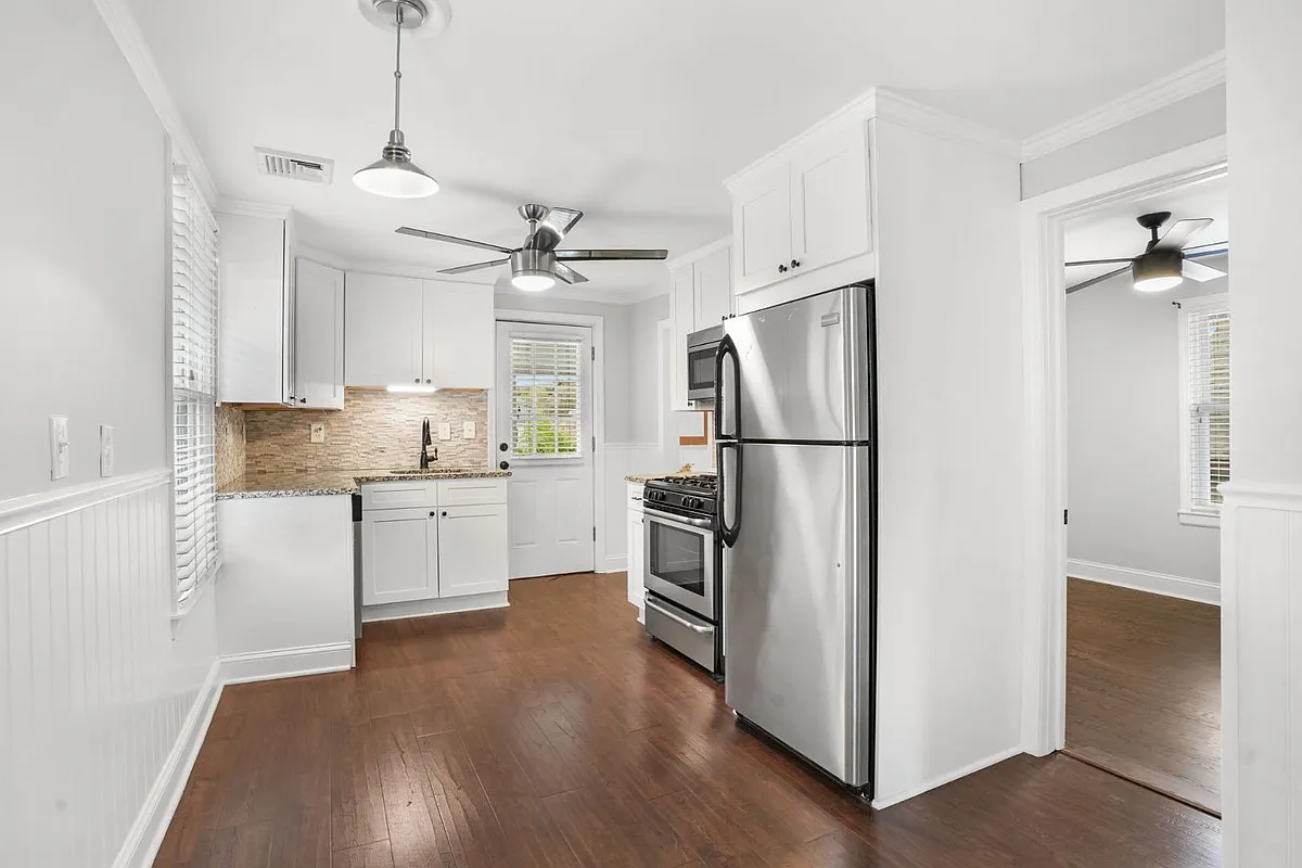 Unit Photo - 106 Division Ave #2
