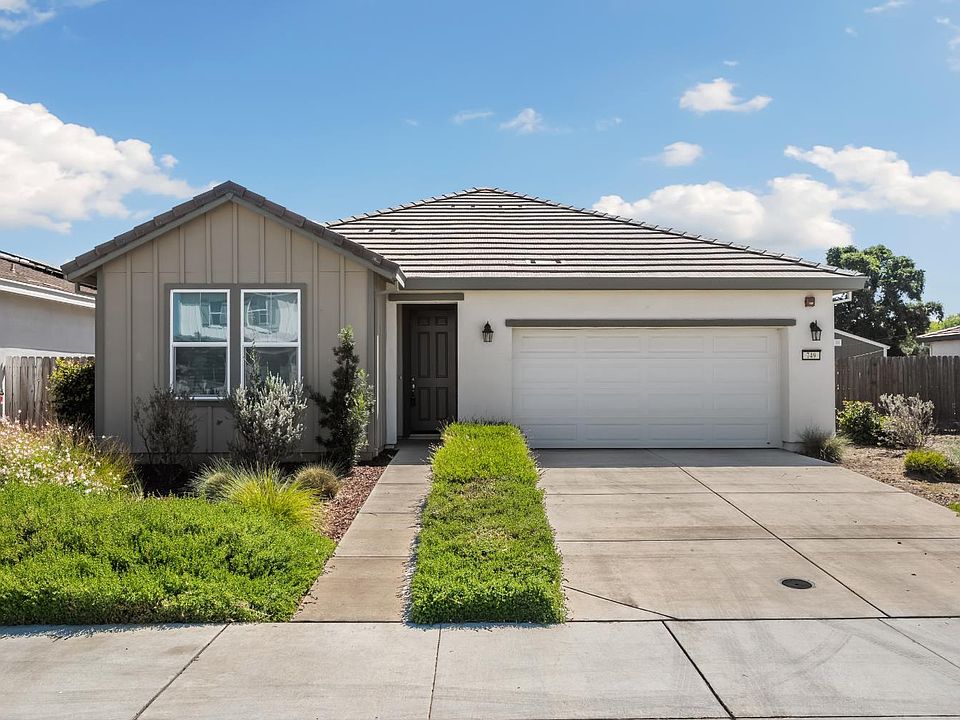 1st image of 749 Creekview Cir