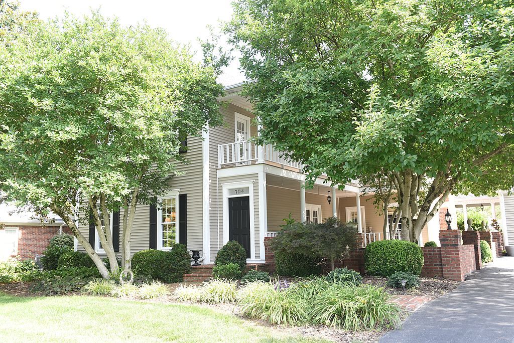 704 Huntington St - Property Image