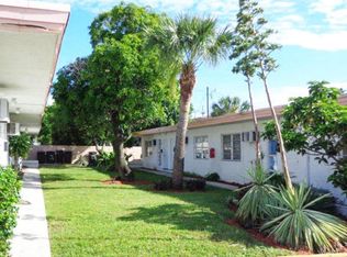 809 2nd St, Lake Park, FL 33401