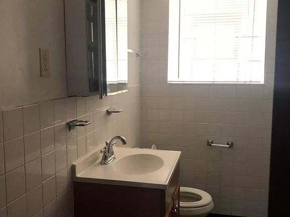 2nd image of 242 S Maplewood Ave #1