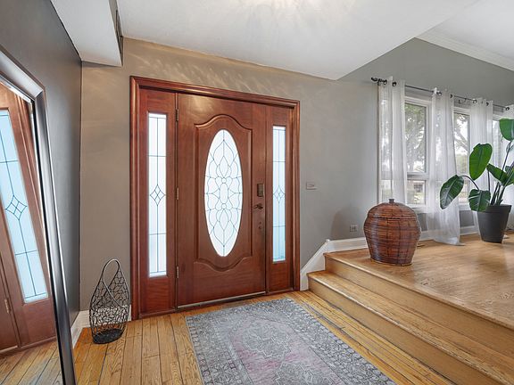 3rd image of 1815 Azalea Ln