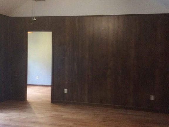 den into breakfast room 