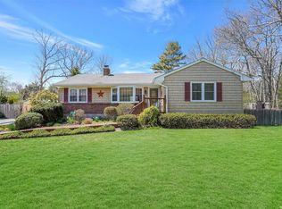 8 Circle Pl, Speonk, NY 11972
