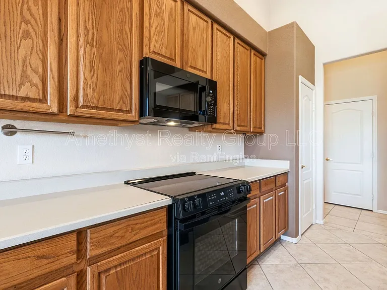 7017 W Greenbriar Dr — Photo 11