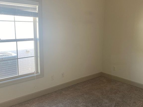 5th image of 1933 Waterford Ln