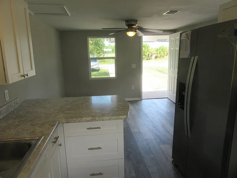9825 Clarence St — Photo 10