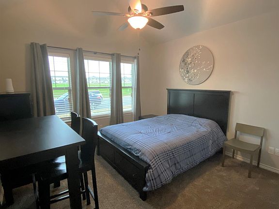 3rd image of 1738 Dakota Ln