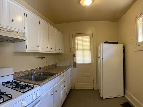 3rd image of 2417 Crittenden Dr